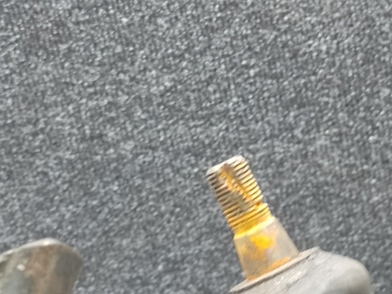 Рычаг передней подвески нижний правый X-TRAIL T30 01-07