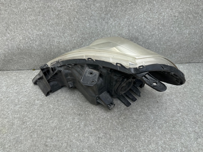 Фара правая TIIDA/VERSA C11 04-11 Фара правая TIIDA/VERSA C11 04-11