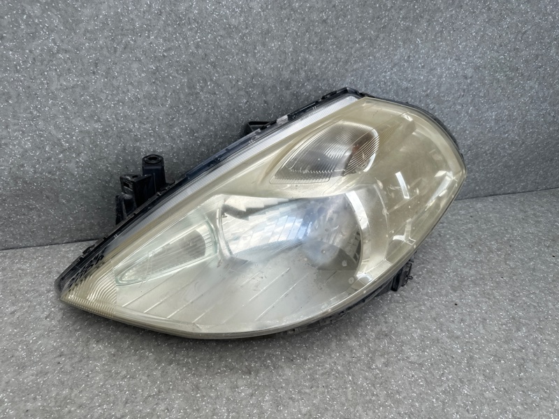 Запчасть фара левая NISSAN TIIDA/VERSA C11 04-11 26060-1JY5A Б/У Фара левая NISSAN TIIDA/VERSA C11 04-11 26060-1JY5A Б/У