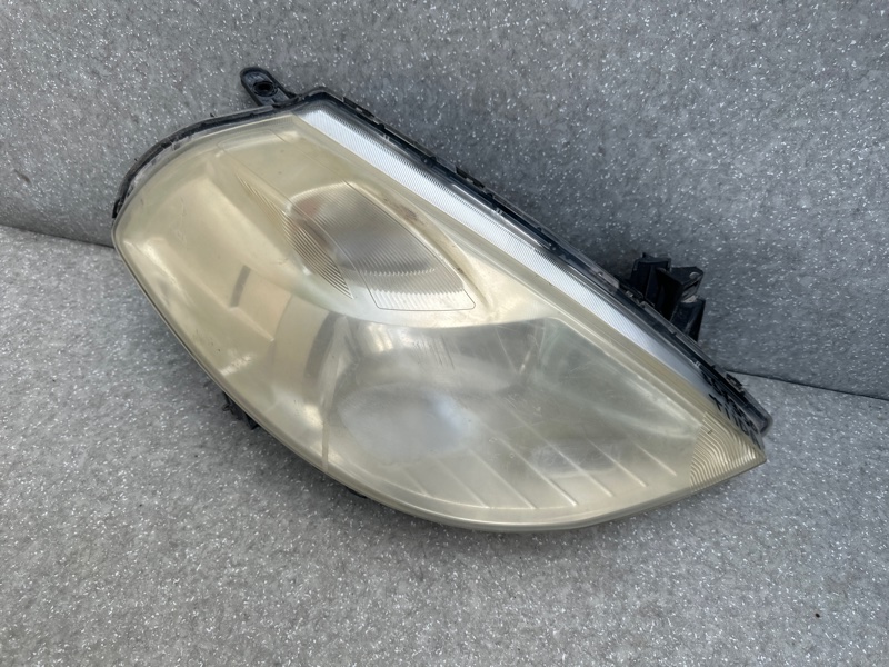 Фара правая TIIDA/VERSA C11 04-11