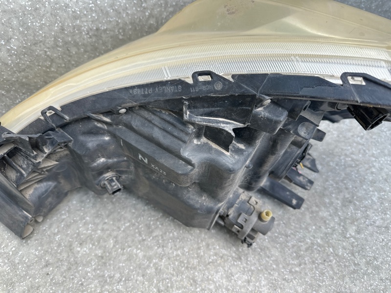 Фара правая TIIDA/VERSA C11 04-11