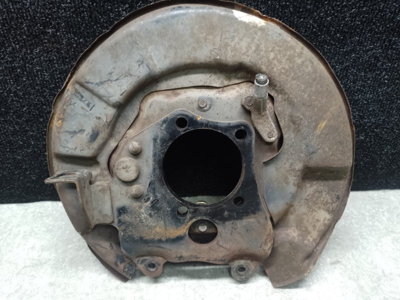 Тормозной механизм задний левый RAV4 00-05