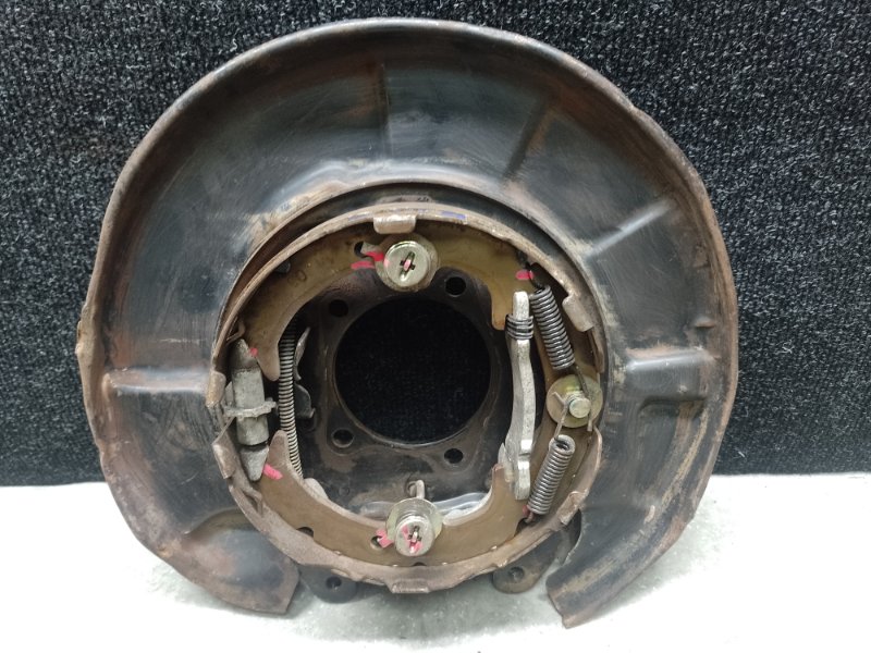 Запчасть тормозной механизм задний левый TOYOTA RAV4 00-05 46504-42021 Б/У Тормозной механизм задний левый TOYOTA RAV4 00-05 46504-42021 Б/У