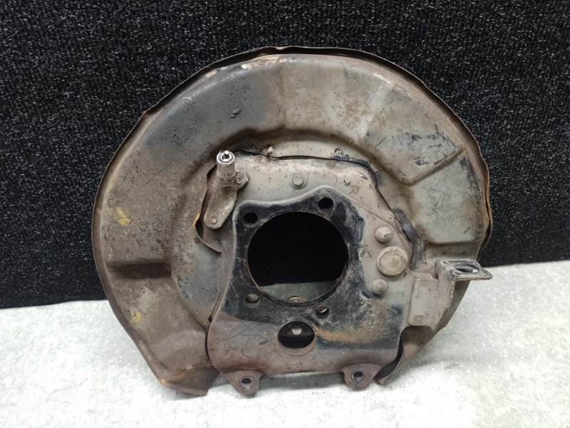 Тормозной механизм задний правый RAV4 00-05