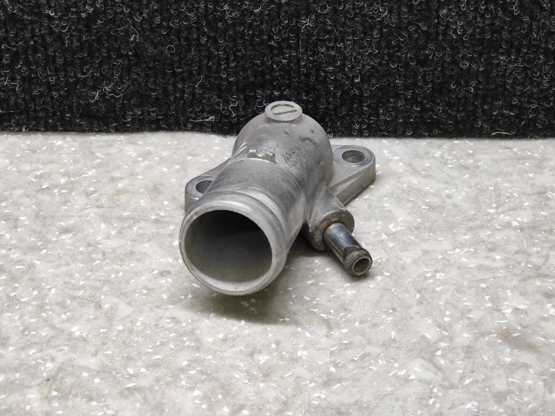 Фланец системы охлаждения MITSUBISHI OUTLANDER XL 05-13 2.4 4B12 Фланец системы охлаждения MITSUBISHI OUTLANDER XL 05-13 2.4 4B12