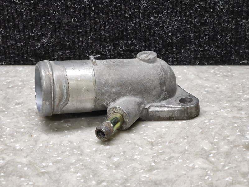 Фланец системы охлаждения MITSUBISHI OUTLANDER XL 05-13 2.4 4B12