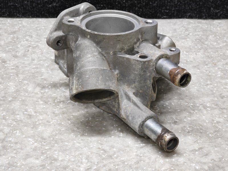 Корпус термостата OUTLANDER XL 05-13 2.4 4B12