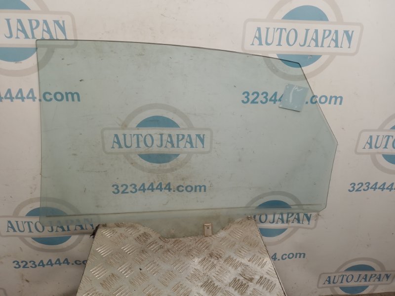 Стекло двери заднее правое MAZDA 626 GE 91-97