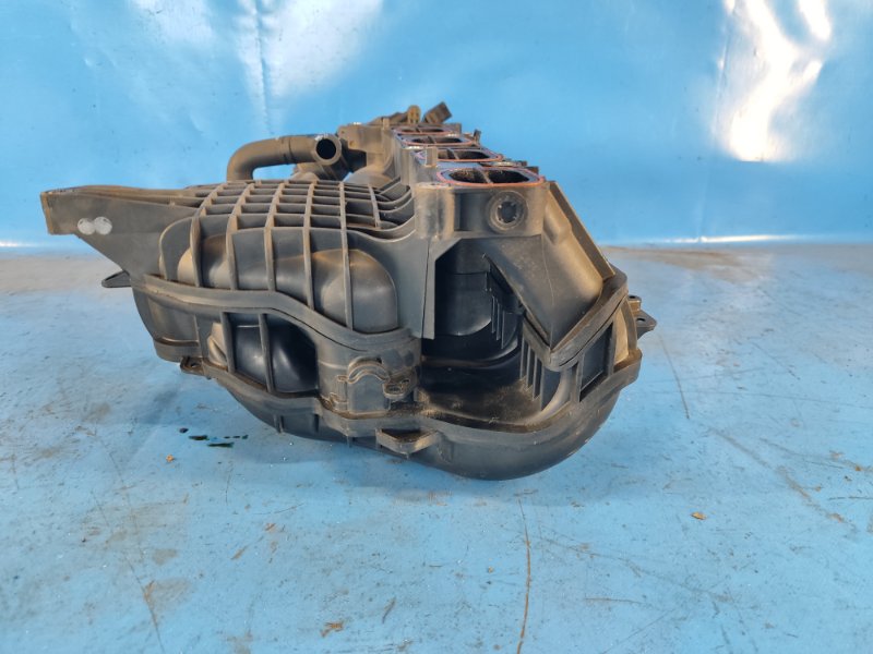 Коллектор впускной 3 BL 09-13 2009 2.5 L (L5-VE)