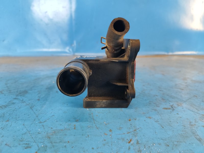 Тройник системы охлаждения 3 BL 09-13 2009 2.5 L (L5-VE)