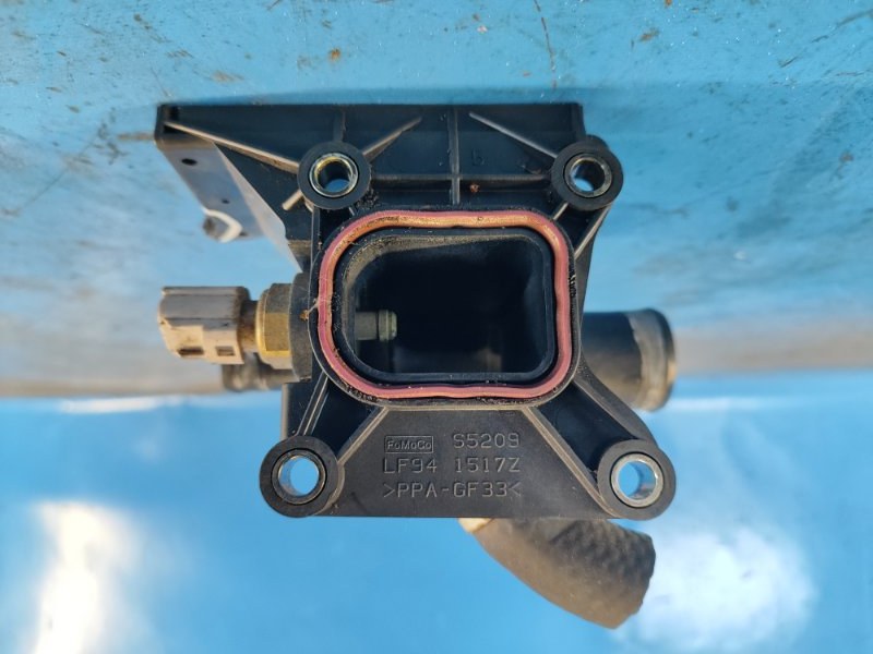 Тройник системы охлаждения MAZDA 3 BL 09-13 2.5 L (L5-VE)