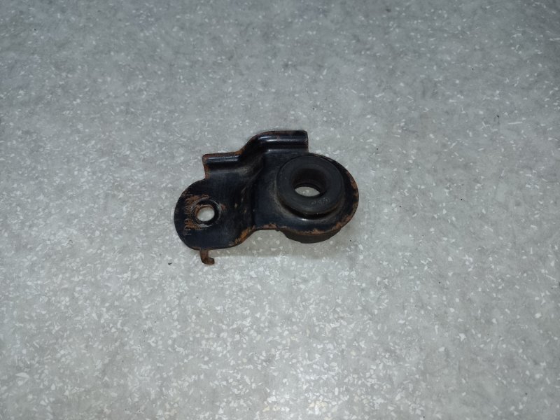 Крепление радиатора H3 05-10 2006 L52 3.5 L