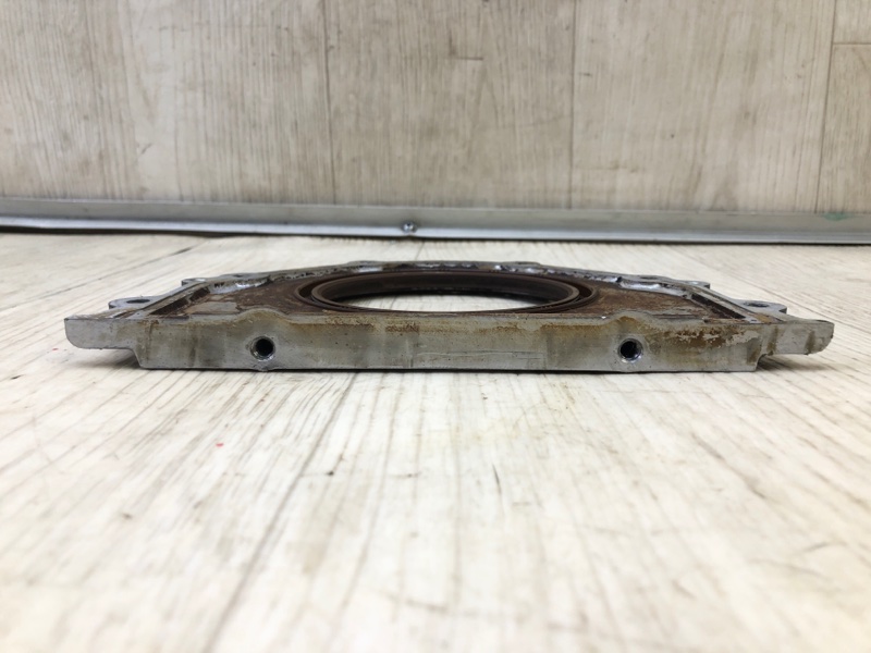 Крышка коленвала задняя LEXUS ES300 96-01 MCV20 3.0 1MZFE