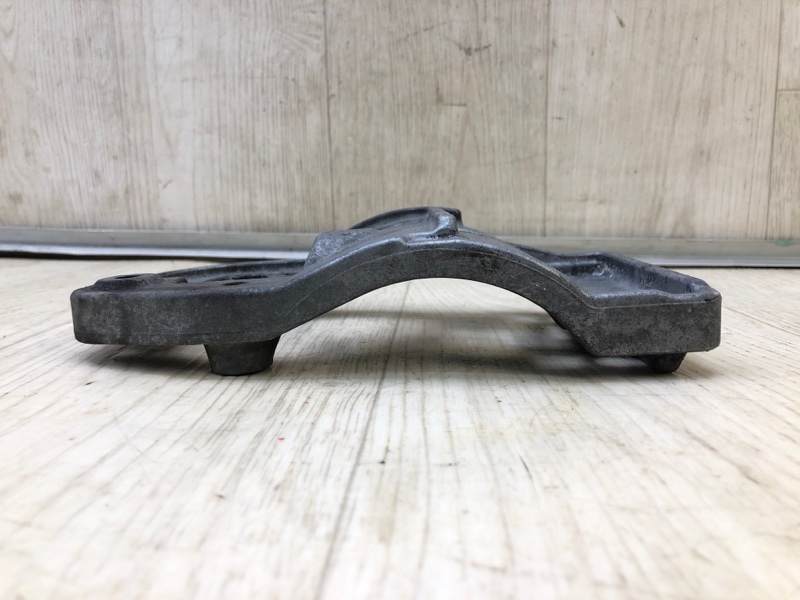 Кронштейн компрессора кондиционера LEXUS ES300 96-01 MCV20 3.0 1MZFE