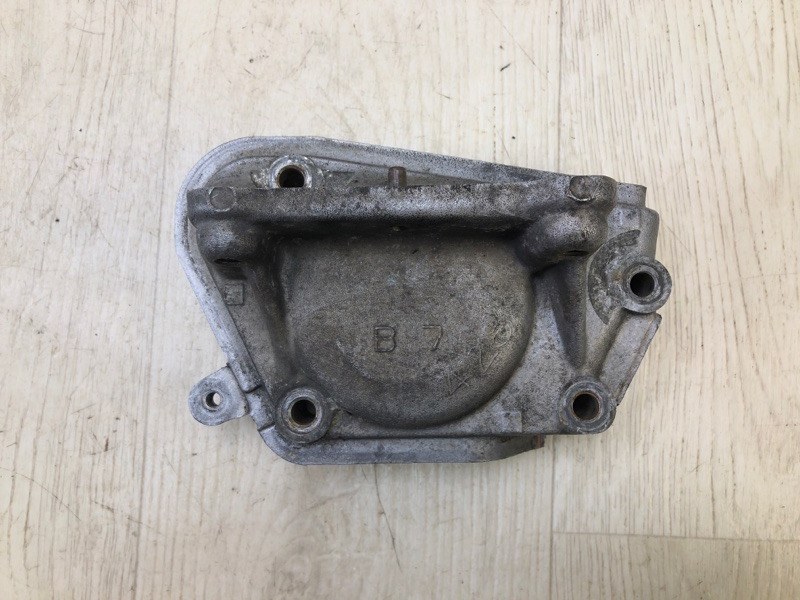 Кронштейн опоры двигателя правый LEXUS ES300 96-01 1998 MCV20 3.0 1MZFE 1231520020 Б/У