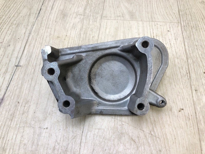 Кронштейн опоры двигателя правый ES300 96-01 1998 MCV20 3.0 1MZFE