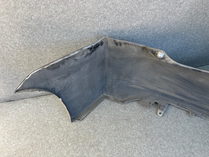 Бампер задний PRIUS - 30 09-17