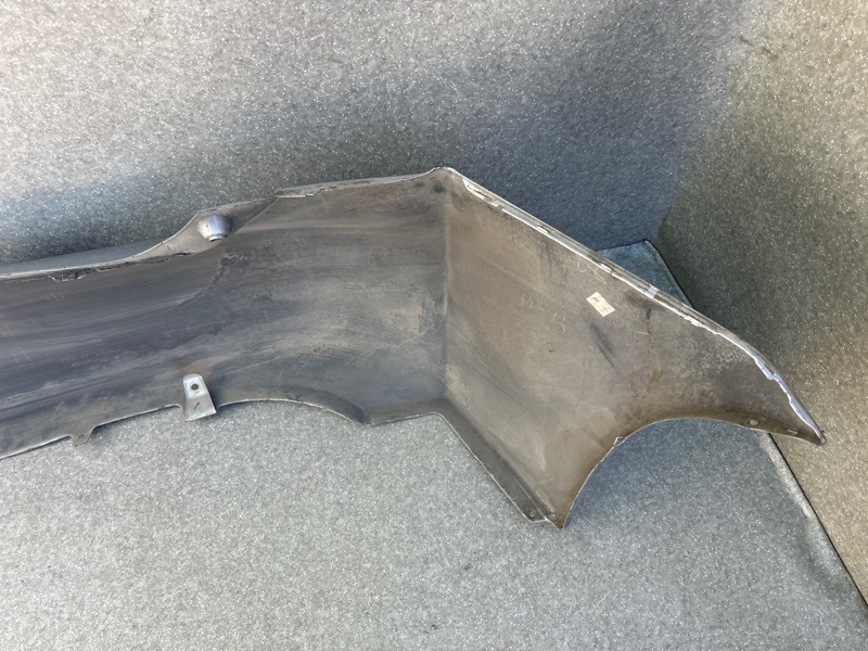 Бампер задний PRIUS - 30 09-17