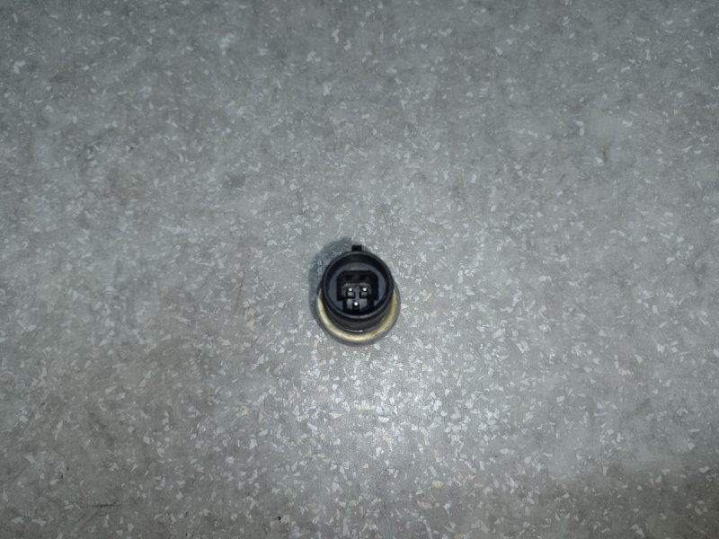 Датчик давления кондиционера HUMMER H3 05-10 L52 3.5 L