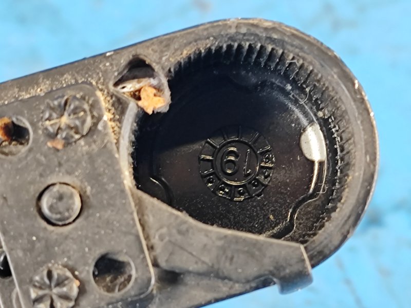 Поводок стеклоочистителя передний правый EXPEDITION 17- 2018 T35PDTD