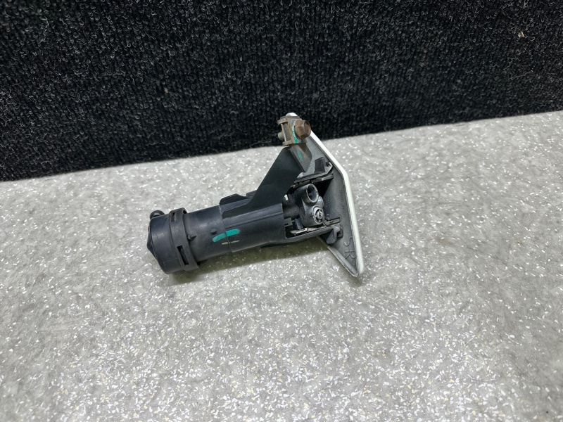 Форсунка омывателя фар правая TEANA J32 08-14