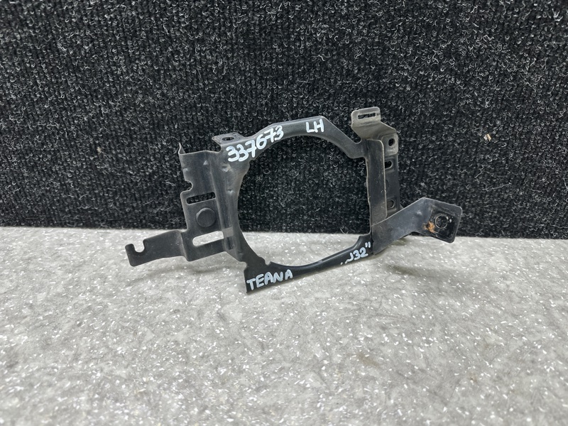 Кронштейн противотуманной фары левый NISSAN TEANA J32 08-14 26915-JN00A Б/У