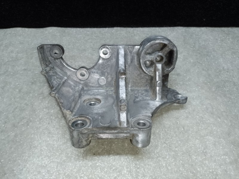 Кронштейн насоса ГУР HUMMER H3 05-10 2006 L52 3.5 L 24577495 Б/У