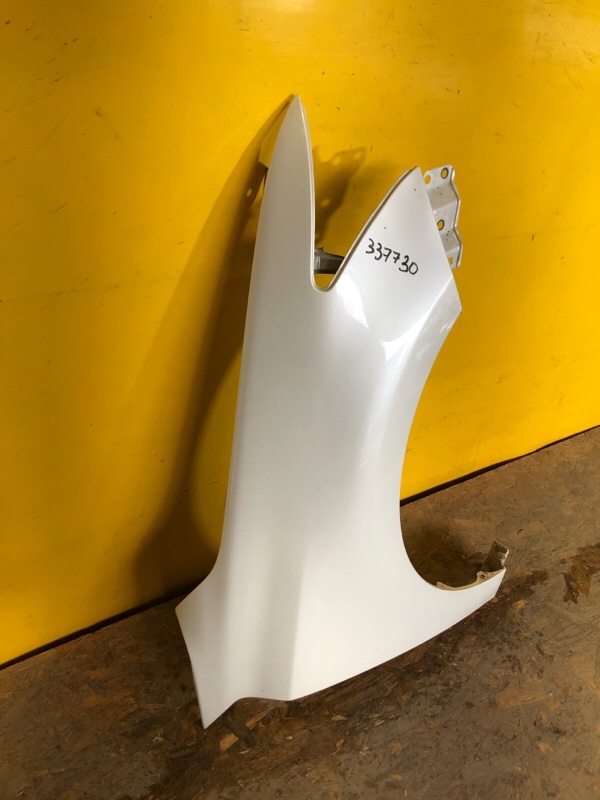 Крыло переднее правое LEXUS CT200 17-