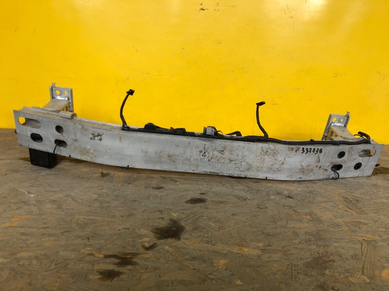 Усилитель переднего бампера LEXUS CT200 17- 52021-76020 Б/У