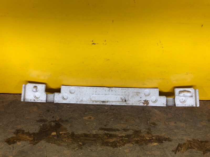 Наполнитель бампера передний LEXUS CT200 17-