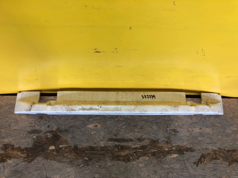 Наполнитель бампера передний CT200 17-