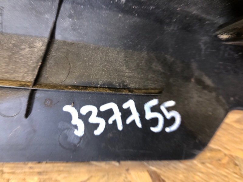 Накладка крыла переднего внутренняя левая CT200 17-