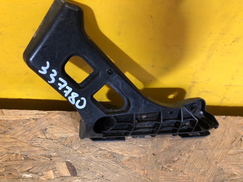 Запчасть кронштейн переднего бампера правый LEXUS CT200 17- 52115-76010 Б/У Кронштейн переднего бампера правый LEXUS CT200 17- 52115-76010 Б/У