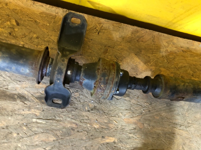 Карданный вал задний VENZA 09-16 Карданный вал задний VENZA 09-16