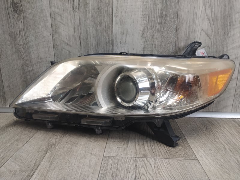 Запчасть фара передняя левая TOYOTA SIENNA 11-16 2013 GSL30 3.5 2GR-FE 81150-08030 Б/У Фара передняя левая TOYOTA SIENNA 11-16 2013 GSL30 3.5 2GR-FE 81150-08030 Б/У