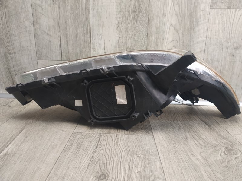 Фара передняя левая SIENNA 11-16 2013 GSL30 3.5 2GR-FE Фара передняя левая SIENNA 11-16 2013 GSL30 3.5 2GR-FE