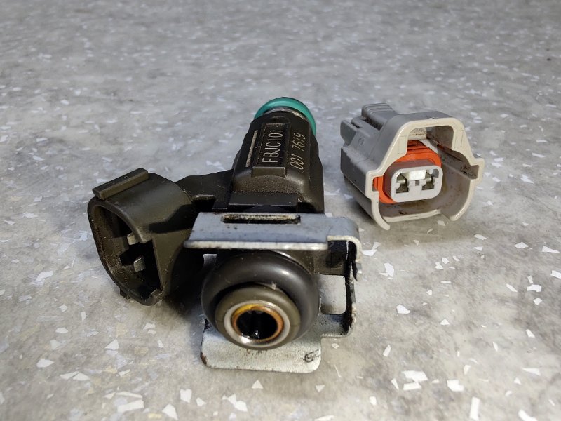 Форсунка топливная X-TRAIL T30 01-07 2.5 QR25DE Форсунка топливная X-TRAIL T30 01-07 2.5 QR25DE