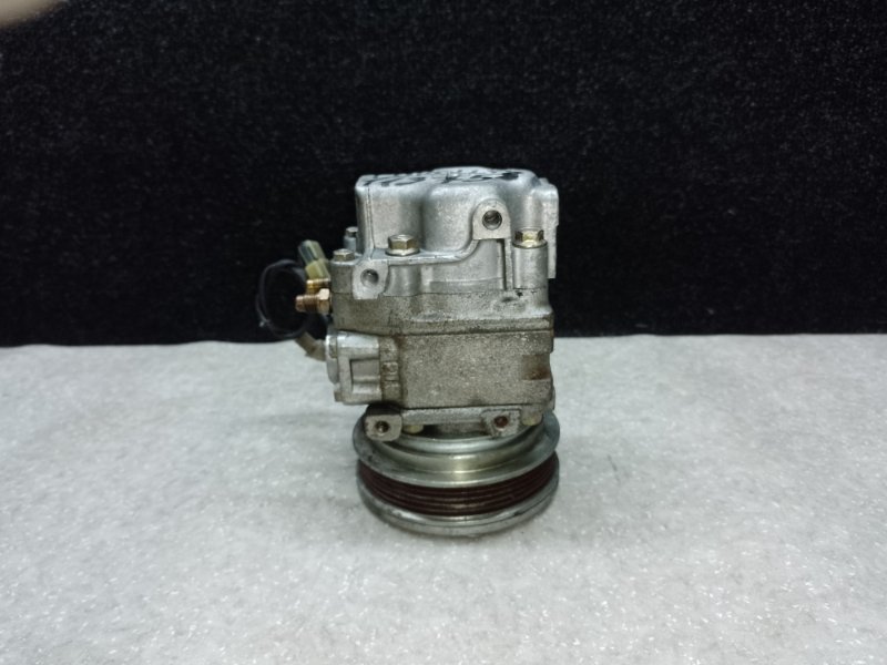 Компрессор кондиционера COROLLA E90 87-91 Компрессор кондиционера COROLLA E90 87-91