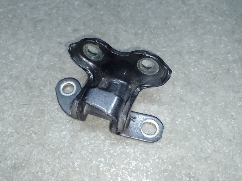 Петля двери верхняя задняя правая CAMRY 50 12-15