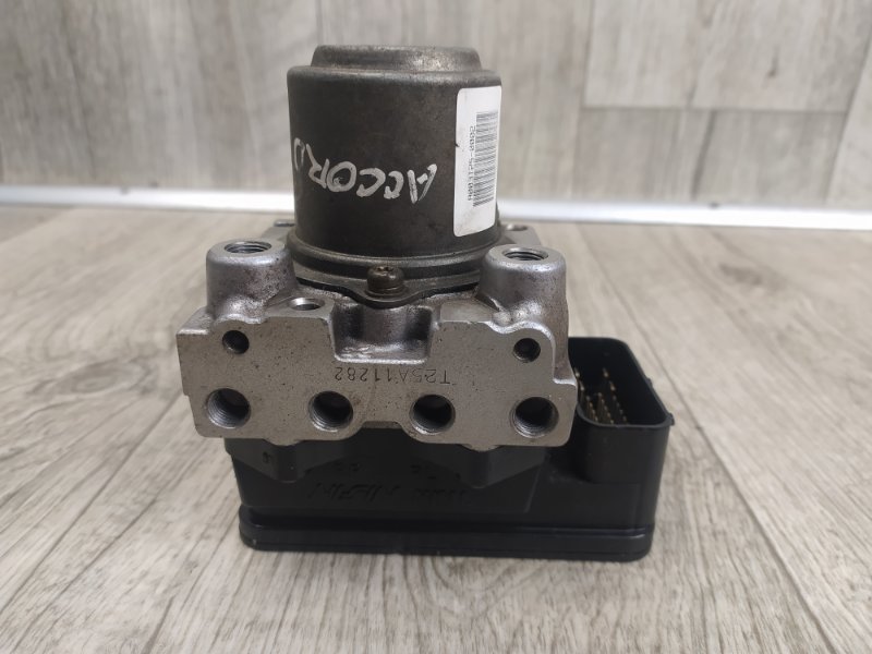 Блок ABS HONDA ACCORD CL7 / TSX 03-08 57110SEA003 Б/У