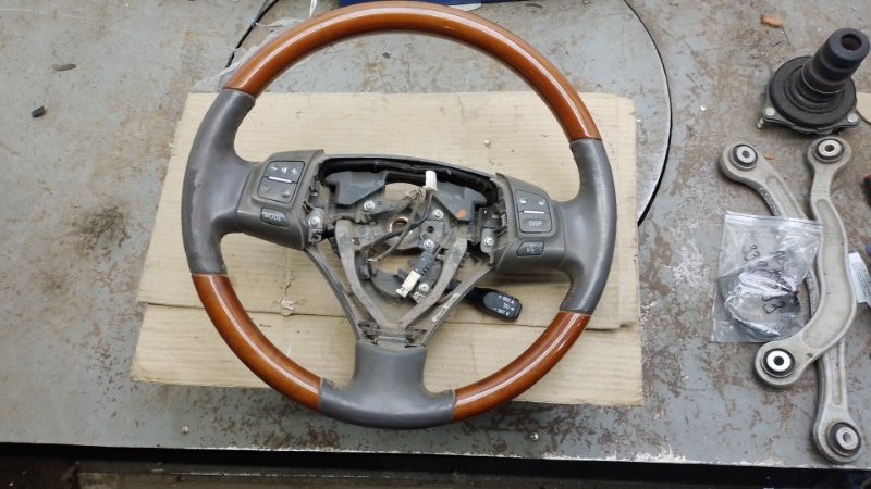 Руль GS350 GS300 05-11