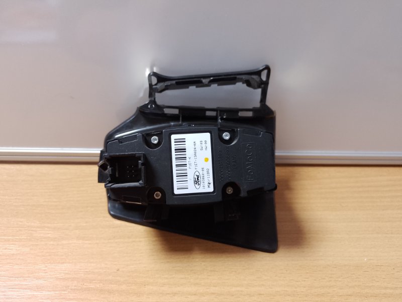 Блок управления освещением FORD FOCUS 10-18 Седан 2.0