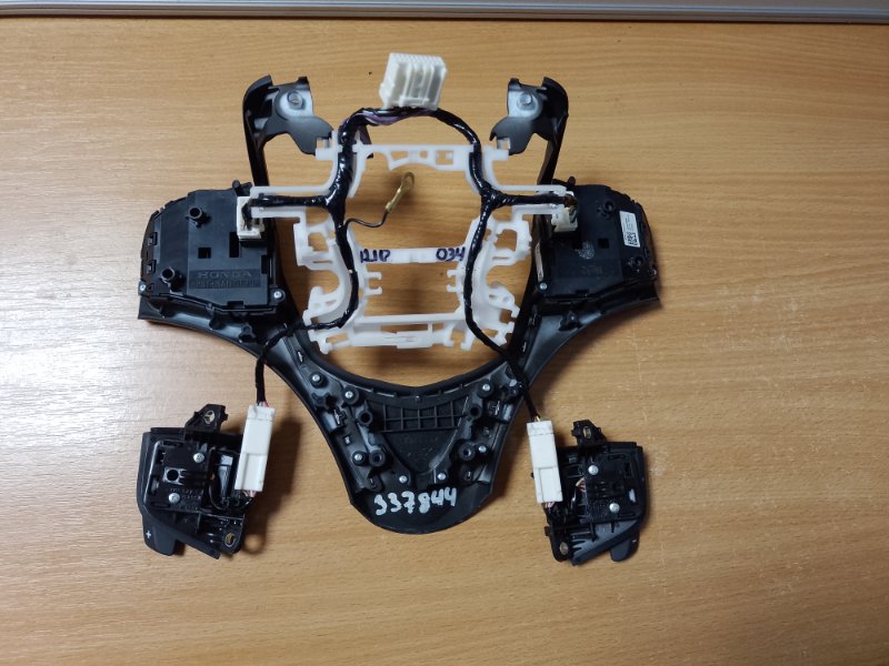 Кнопки на руль TLX 14-17 2014 Седан 2.4 Кнопки на руль TLX 14-17 2014 Седан 2.4