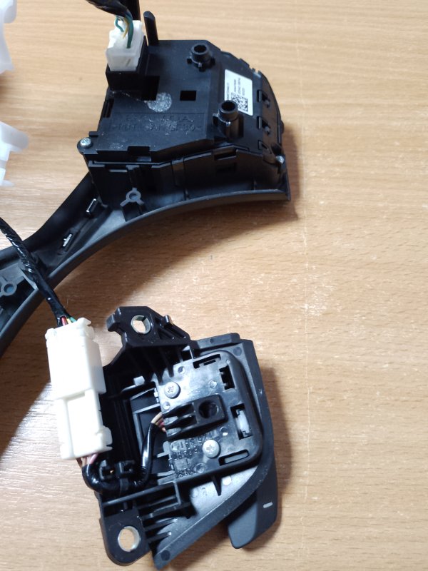 Кнопки на руль TLX 14-17 2014 Седан 2.4 Кнопки на руль TLX 14-17 2014 Седан 2.4