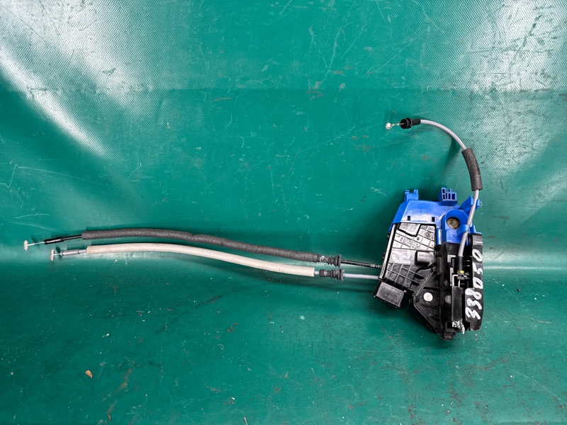 Запчасть замок двери передний левый HYUNDAI ELANTRA AD 16- 2016 2.0 G4NH 81310-F2030 Б/У Замок двери передний левый HYUNDAI ELANTRA AD 16- 2016 2.0 G4NH 81310-F2030 Б/У