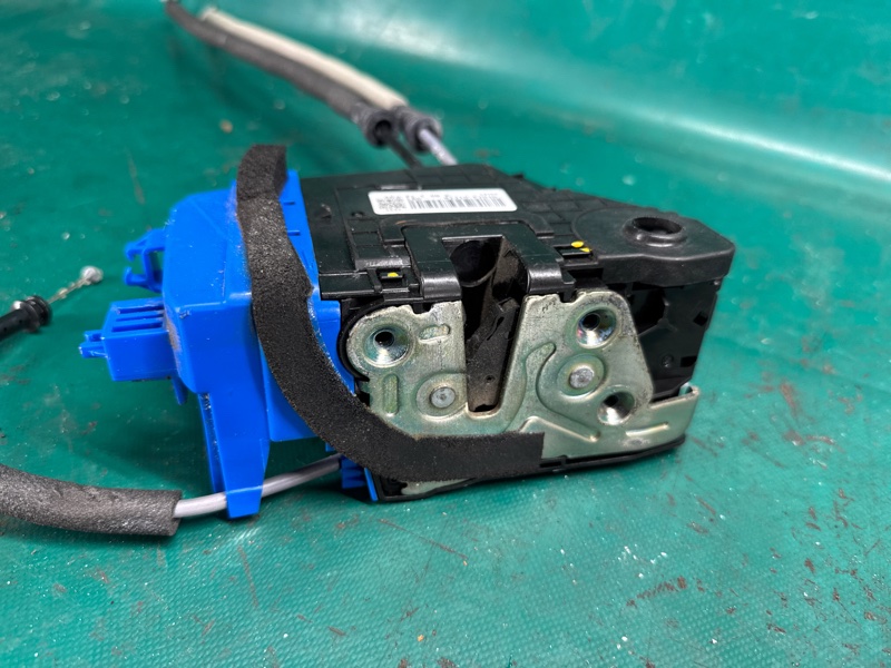 Замок двери передний левый ELANTRA AD 16- 2016 2.0 G4NH Замок двери передний левый ELANTRA AD 16- 2016 2.0 G4NH