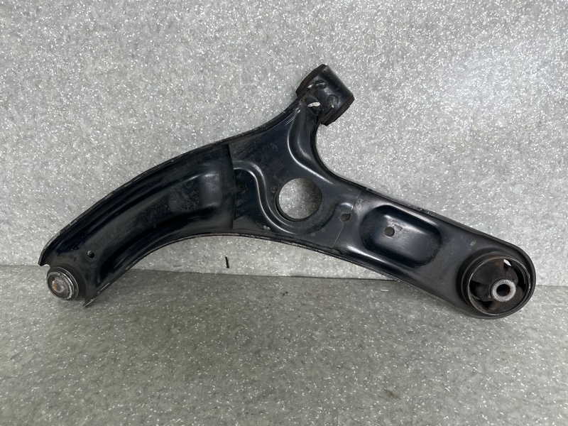 Рычаг передней подвески нижний правый FORTE YD 12-