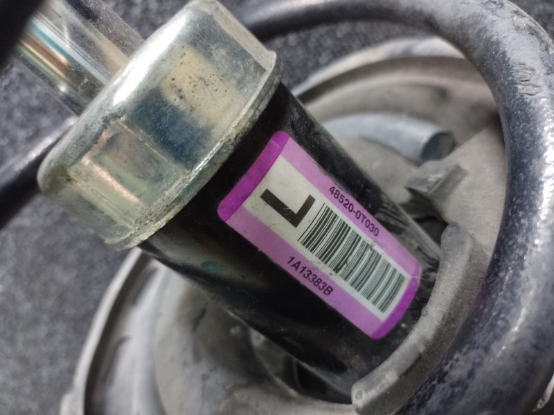 Амортизатор передний левый VENZA 09-16 2009 3.5 2GR-FE Амортизатор передний левый VENZA 09-16 2009 3.5 2GR-FE