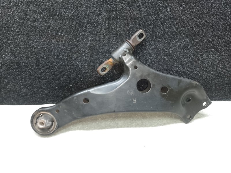 Рычаг передней подвески нижний правый VENZA 09-16 2009 3.5 2GR-FE