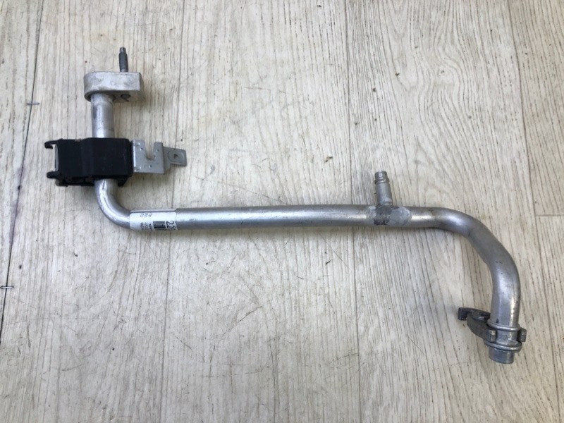 Запчасть трубка кондиционера FORD FOCUS 10-18 2015 CB8 2.0 XQDA F1FZ-19A834-A Б/У Трубка кондиционера FORD FOCUS 10-18 2015 CB8 2.0 XQDA F1FZ-19A834-A Б/У